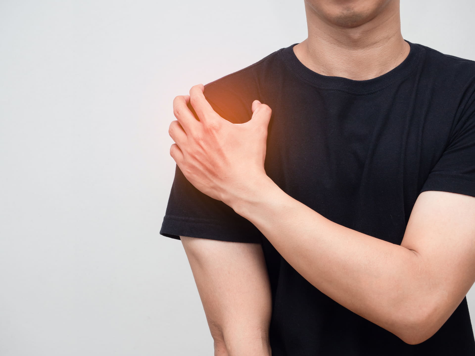 El hombro, con su impresionante rango de movimiento y versatilidad, es una de las articulaciones más complejas y utilizadas en el cuerpo humano.