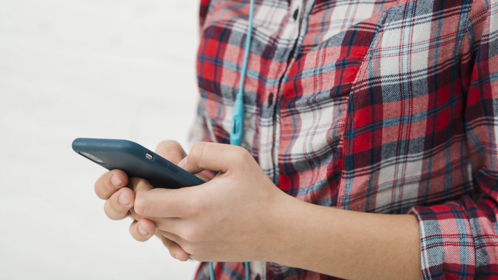 uso excesivo móvil y De Quervain